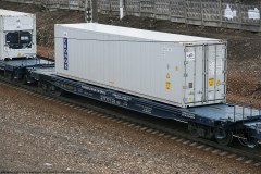 40-futovyj-kontejner-na-60-futovoj-platforme