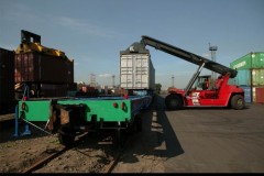 20-tonnyj-kontejner-pogruzka