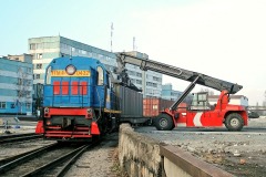 40-tonnyj-kontejner-pogruzka-fitingovaya-platforma-2